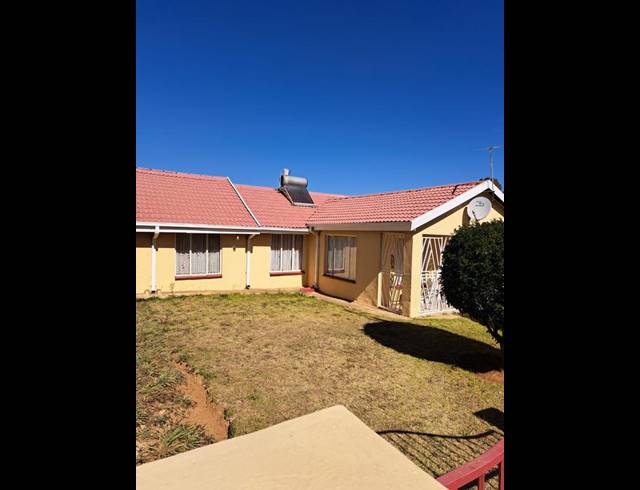 3 BEDROOM HOUSE FOR SALE IN ENNERDALE EXT 8